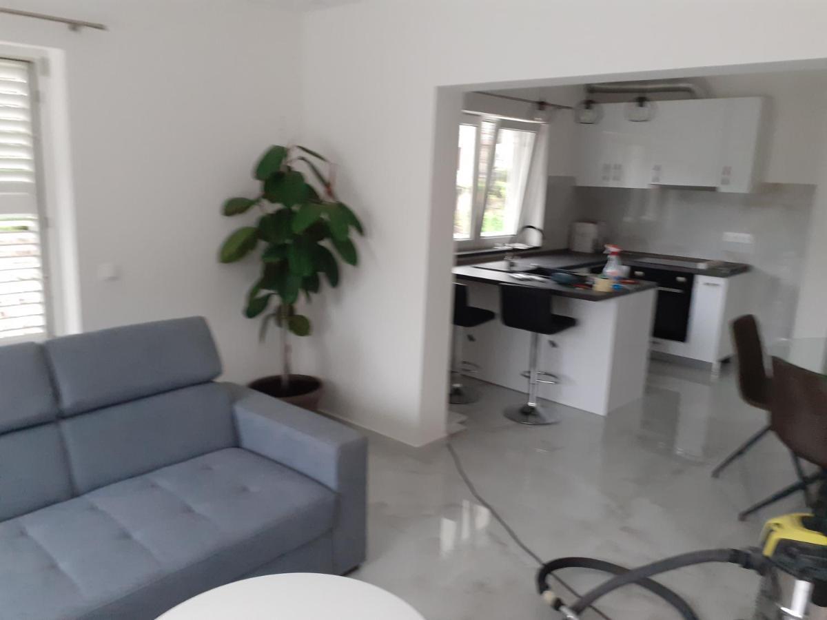 Apartmani Miletic Jelsa  Exterior foto