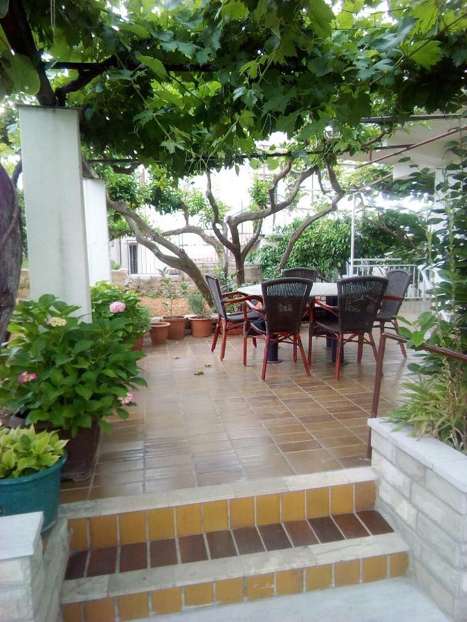 Apartmani Miletic Jelsa  Exterior foto